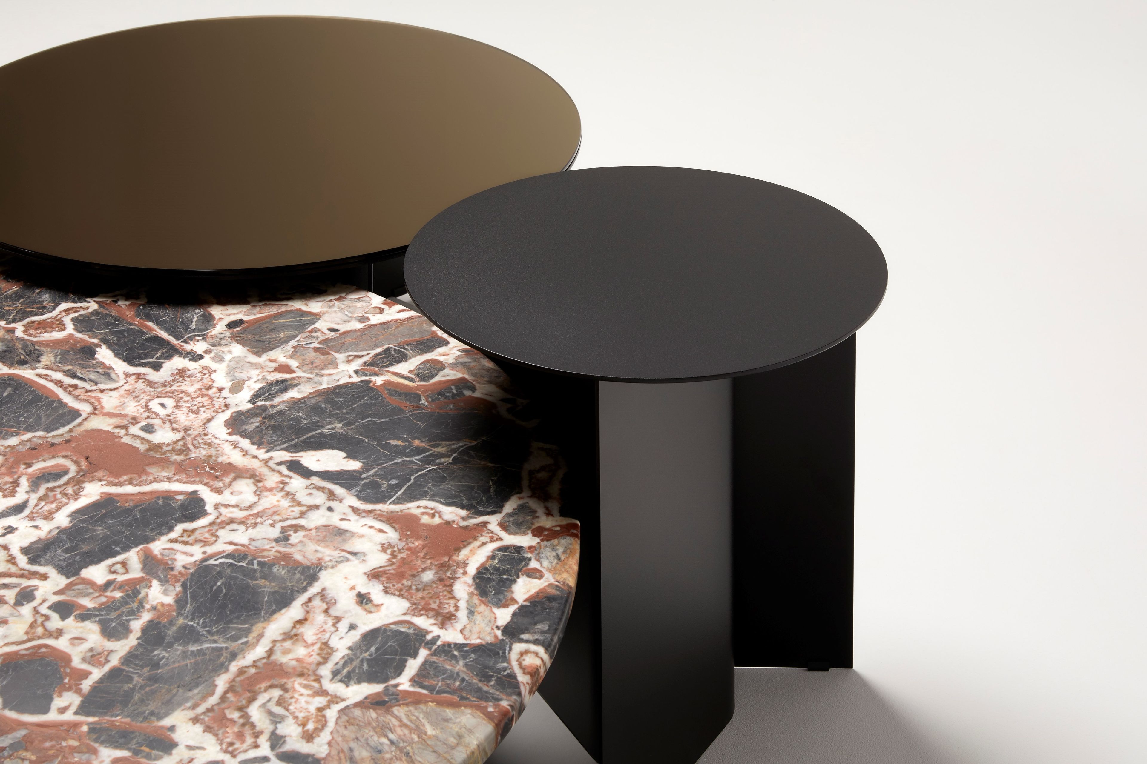 Круглый алюминиевый журнальный столик с порошковым покрытием Ross Gardam ARCH-00057248 - Вид №8