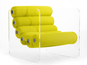 Кресло с подлокотниками