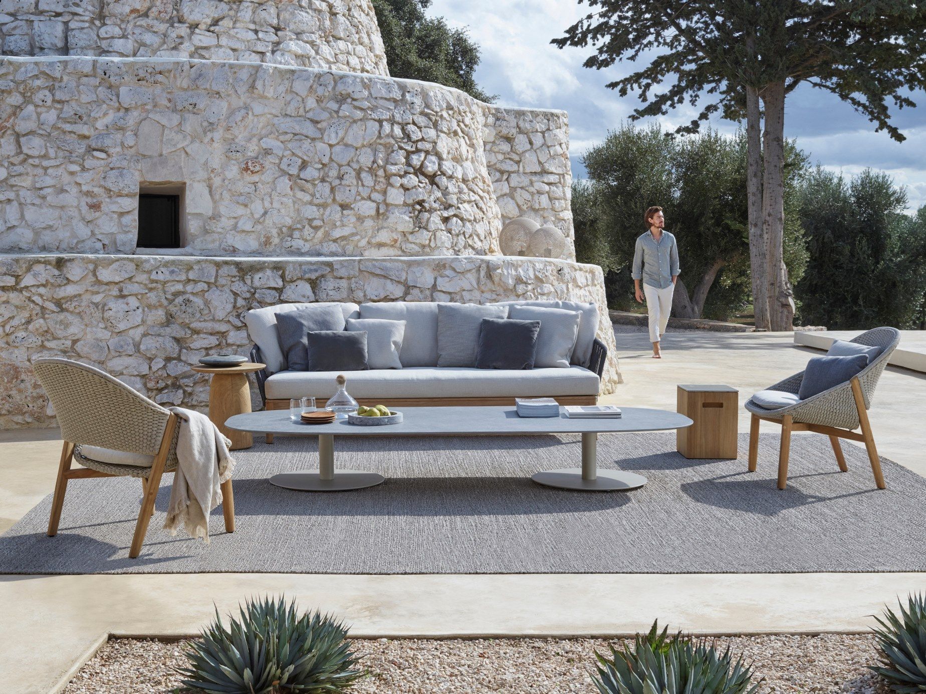 Керамический низкий садовый столик TRIBÙ T-Table ARCH-00077105 - Вид №1