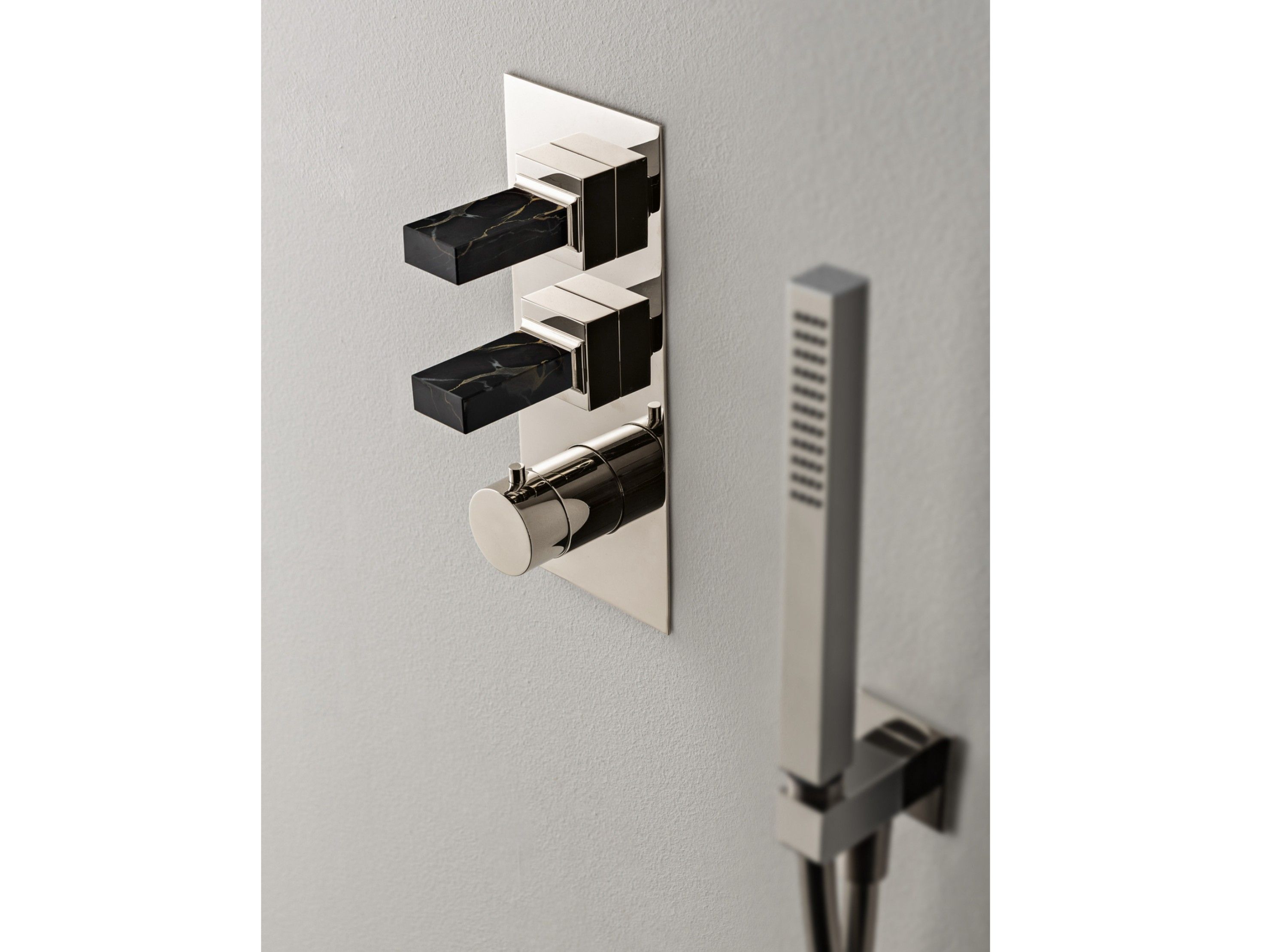 Латунный утопленный смеситель для душа с ручным душем Rubinetterie Treemme ARCH-00116997 - Вид №1