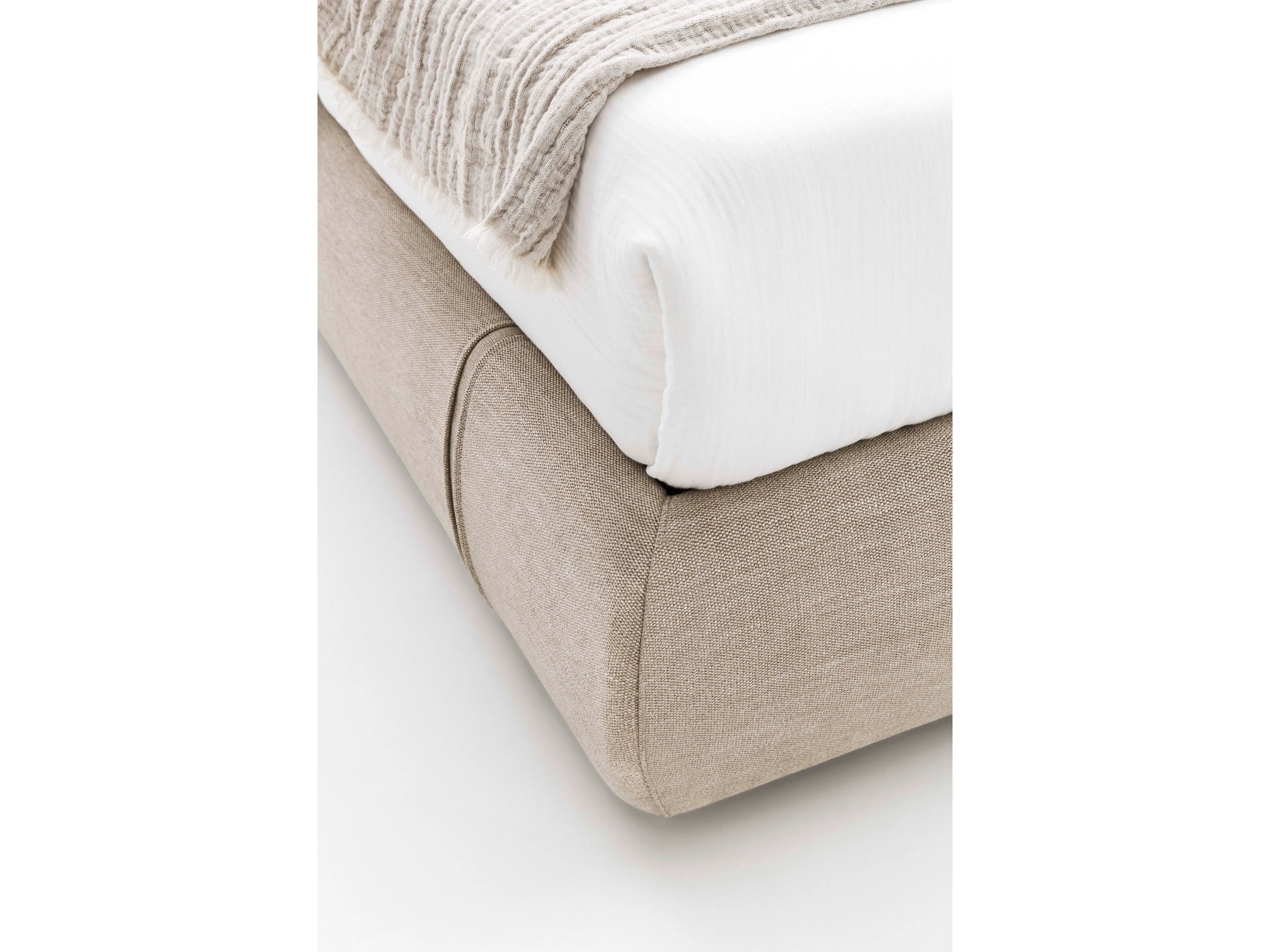 Тканевая кровать с мягким изголовьем Alf DaFrè ARTUR ARCH-00116668 - Вид №2