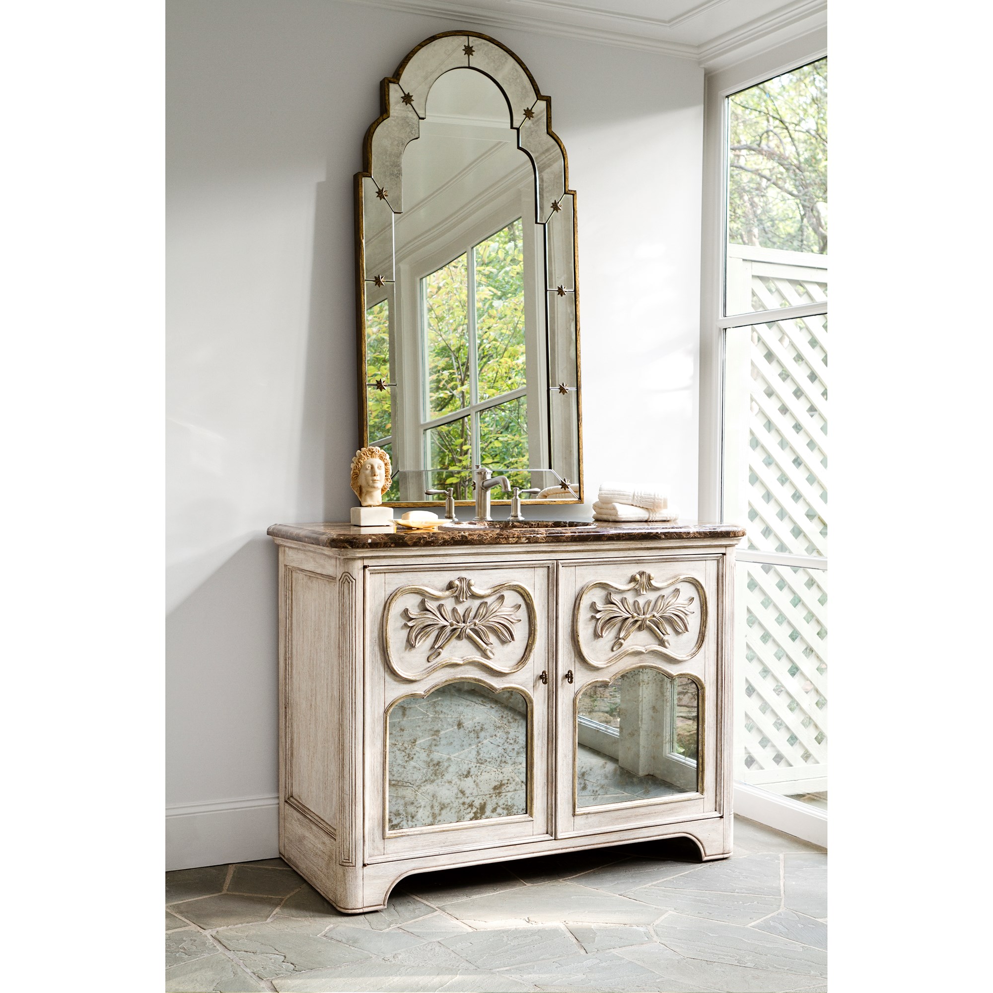 Тумбочка, большая (от 37 до 59,5) 08989-110-411 Laurel Sink Chest - White Ambella  - Вид №1