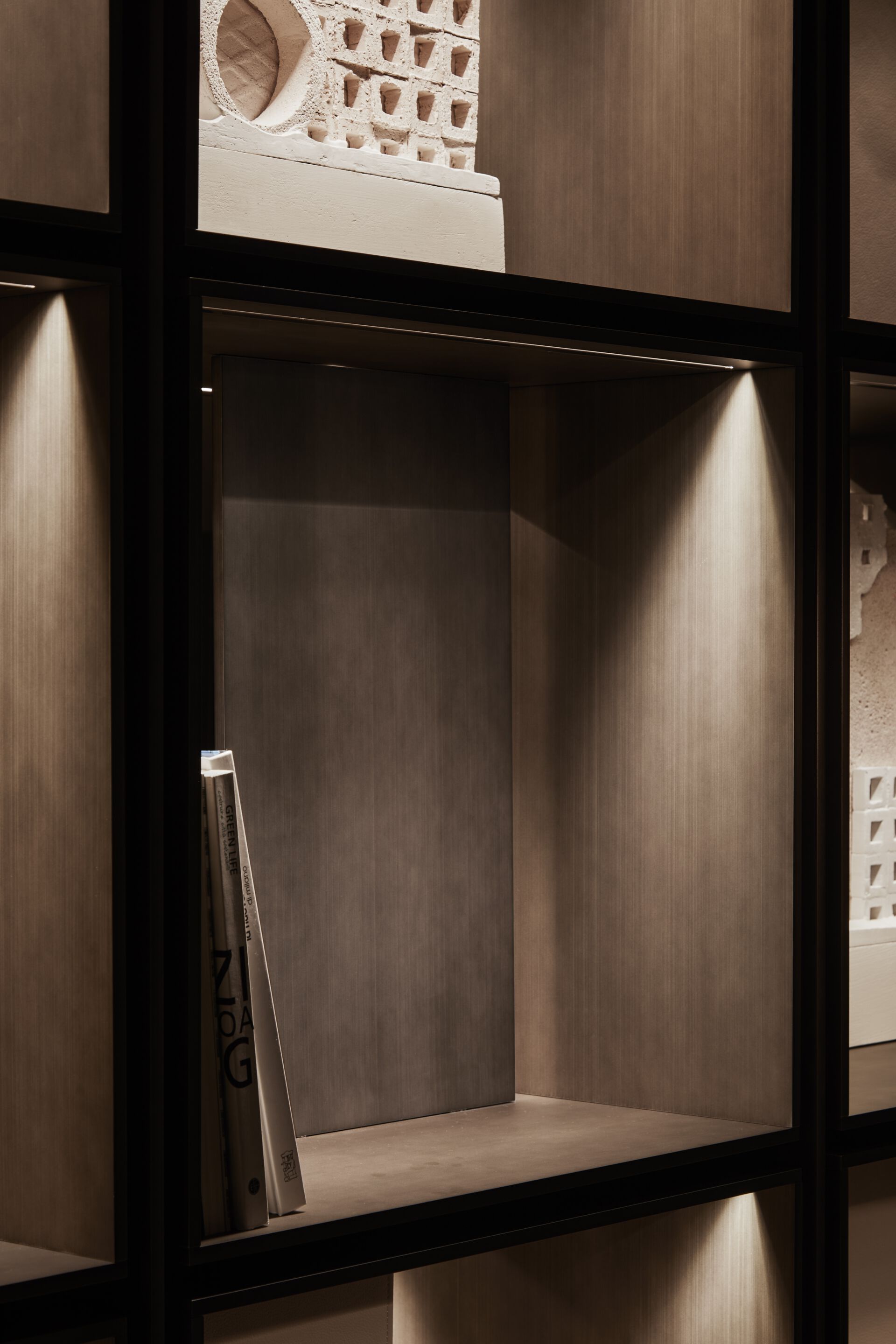 Модульный алюминиевый книжный шкаф с освещением Visionnaire C-SQUARE ARCH-00102125 - Вид №8