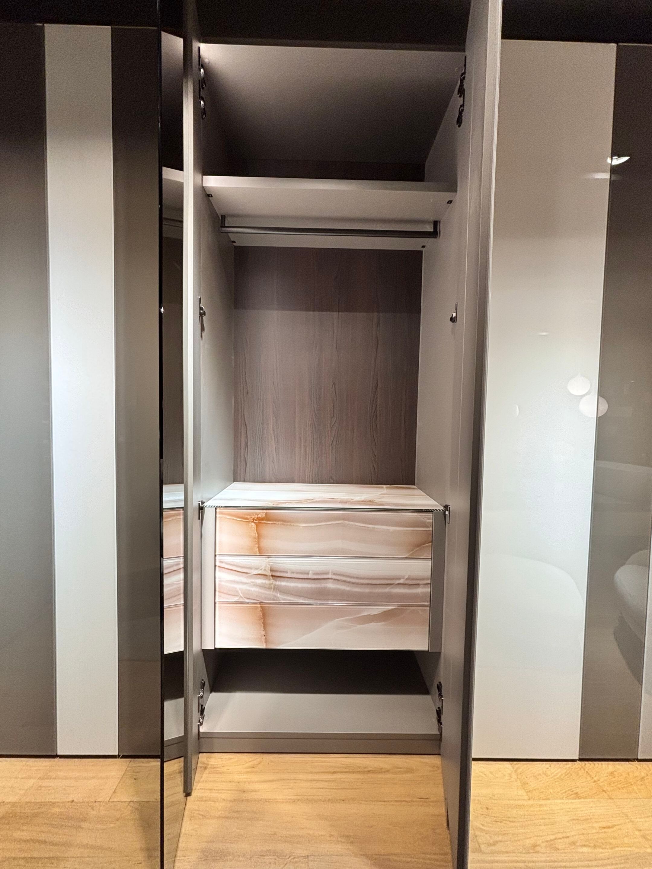 Стеклянный шкаф с комодом In Stock озеро ARCH-00048310 - Вид №4