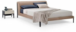 Natuzzi Двуспальная кровать из кожи с обитым изголовьем