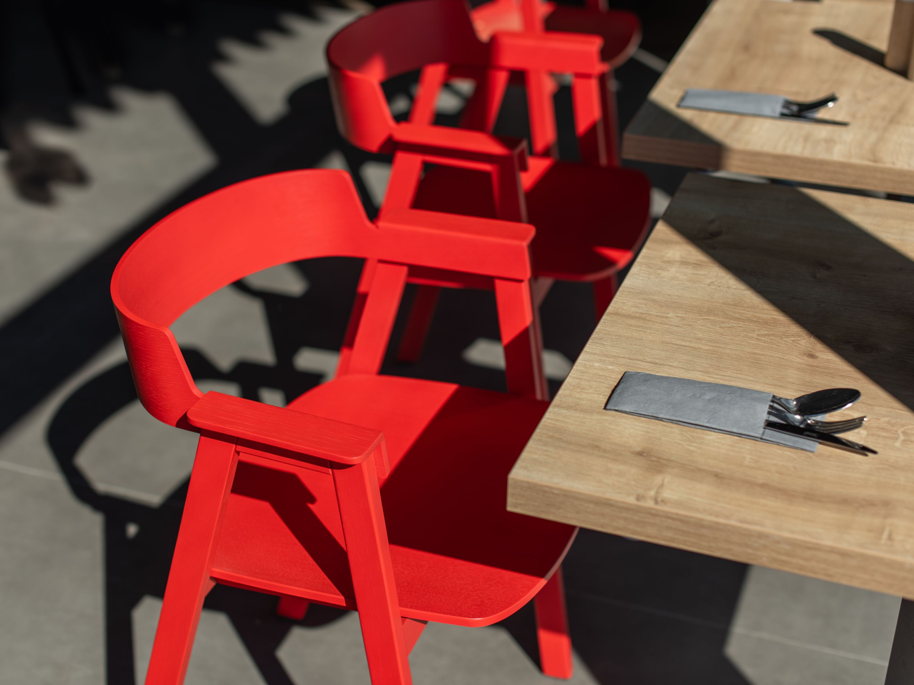 Стул из лакированного дуба с подлокотниками Gazzda FLIP ARCH-00109869 - Вид №11