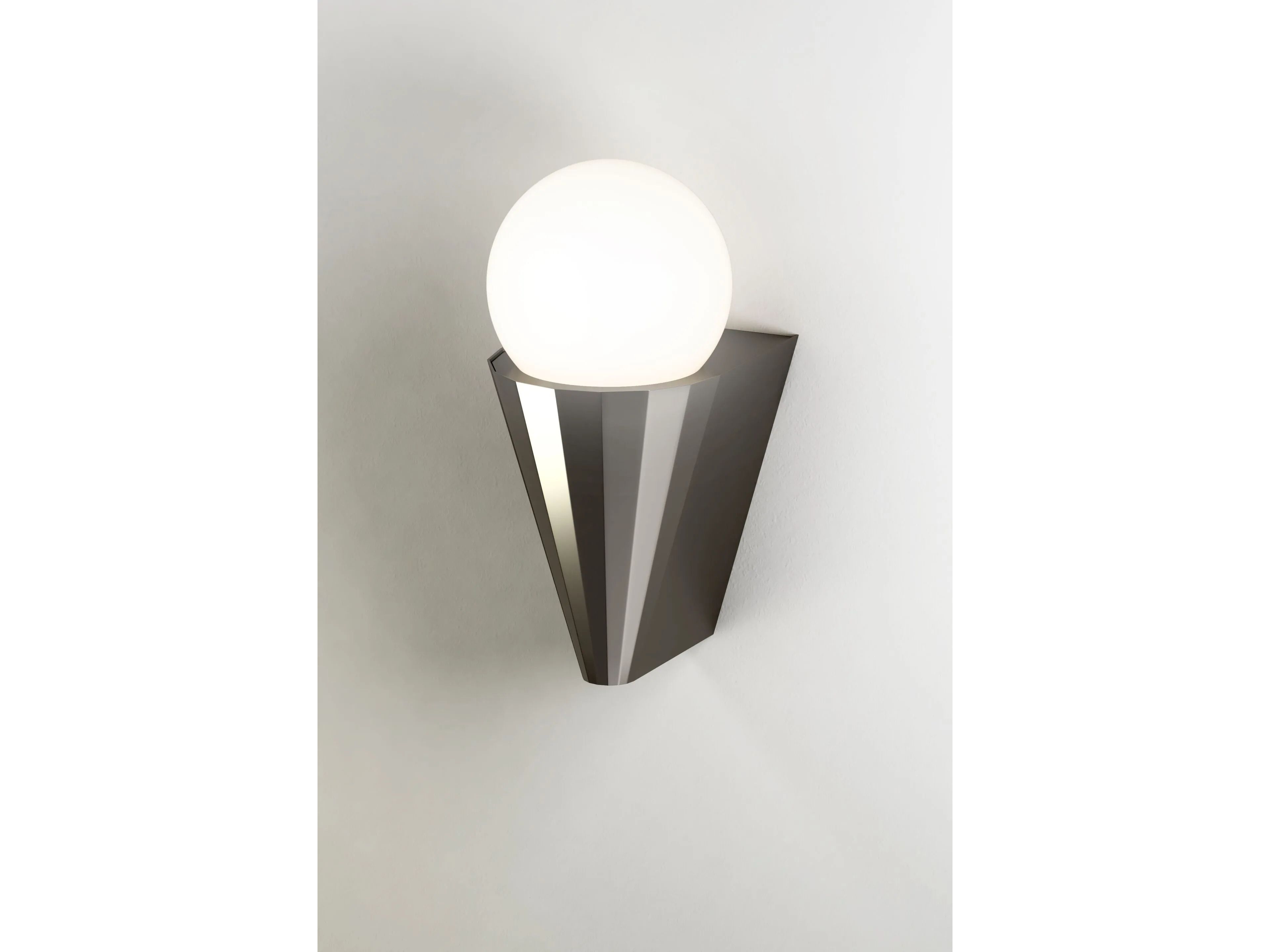Латунный светодиодный настенный светильник CVL Luminaires Cornet ARCH-00043979 - Вид №8