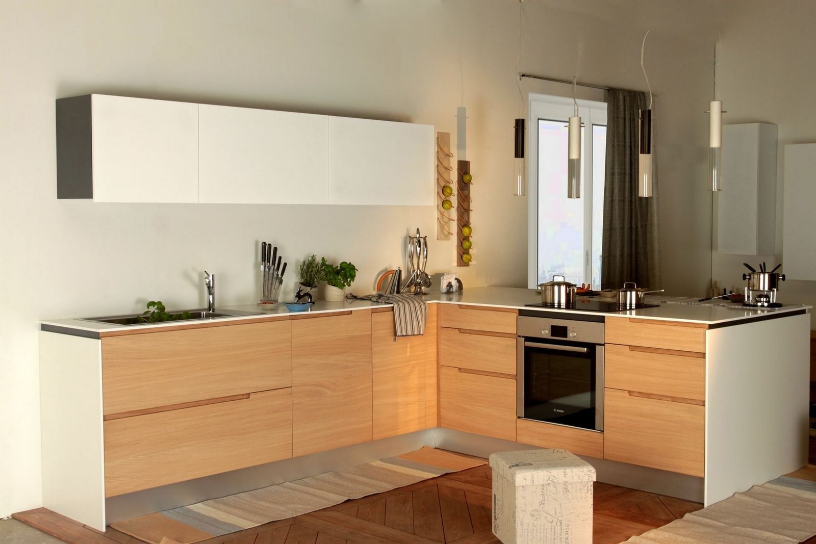 Деревянная кухня с полуостровом Deodara ущелье ARCH-00124659 - Вид №1