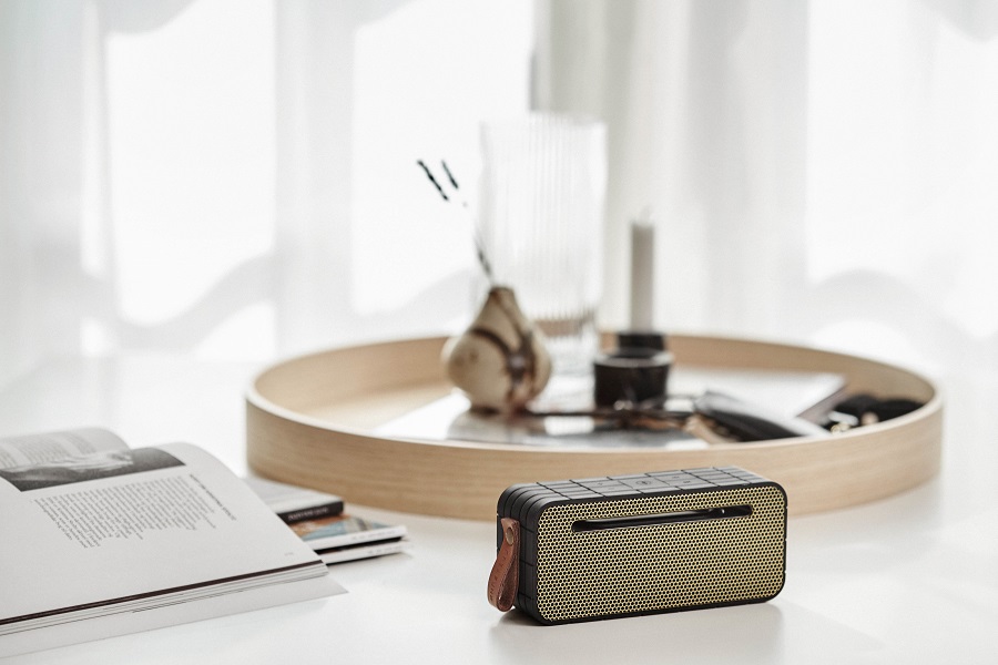 Kfng62 Колонка беспроводная с ремешком amove чёрная KREAFUNK  - Вид №3