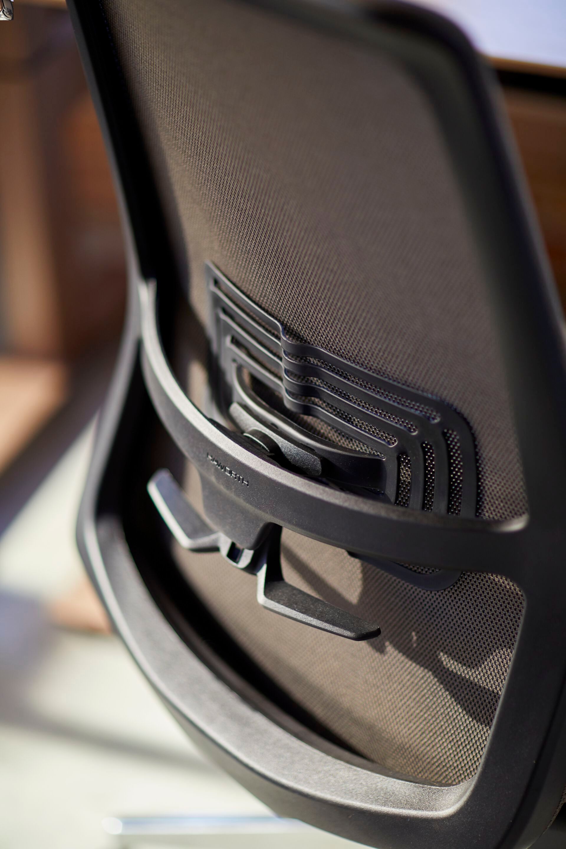 Тканевый поворотный мягкий операционный стул с колесами Haworth SOJI ARCH-00095618 - Вид №2