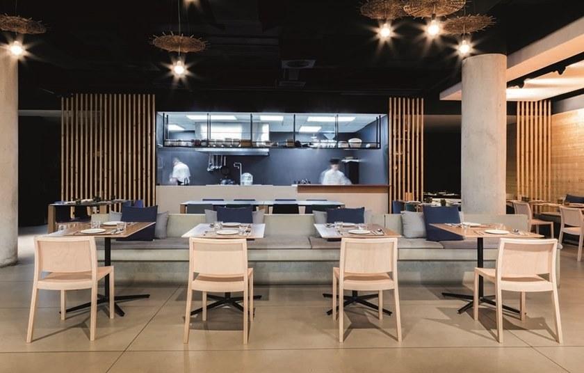 Andreu World Мягкое деревянное кресло Duos Si2752 - Вид №4