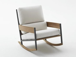 Кресло-качалка с подлокотниками