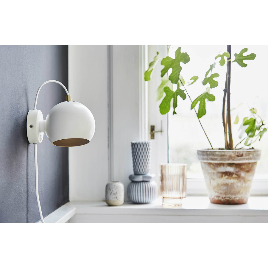 Лампа настенная Ball Anniversary, белая Frandsen 435566011 - Вид №1