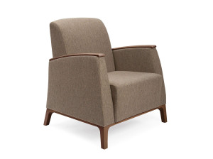 Тканевое кресло с подлокотниками