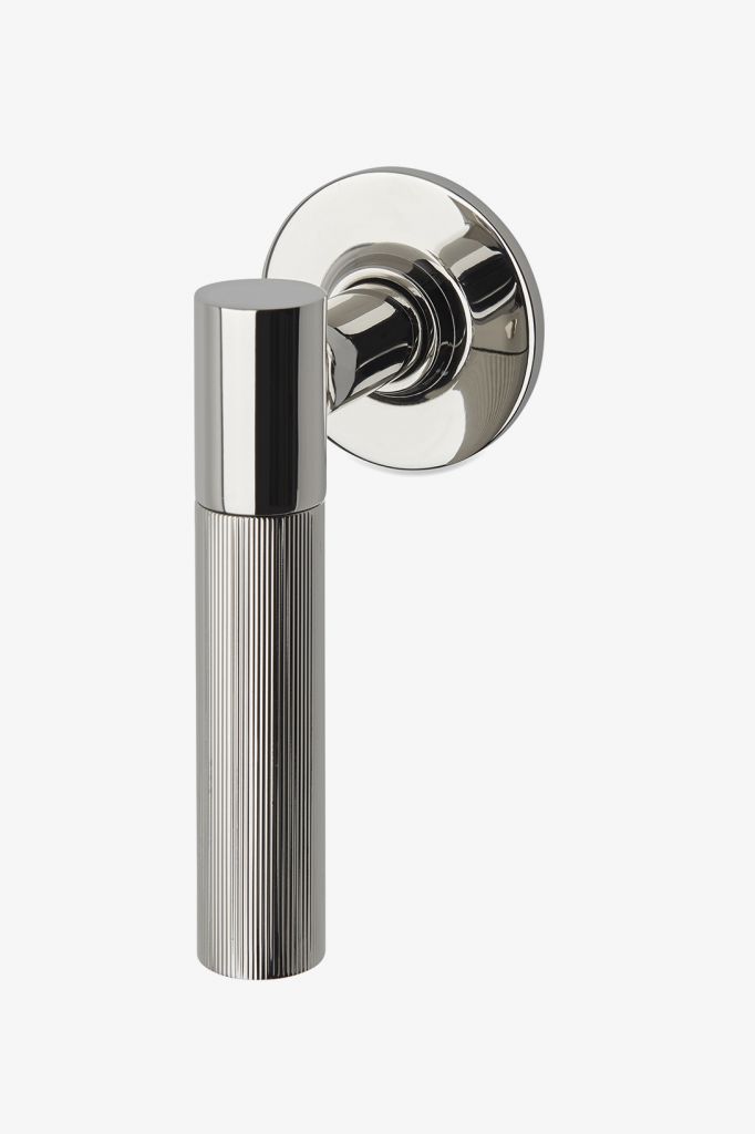 BVC12A Регулятор громкости серии Bond Tandem с рычажной ручкой с гильошированными линиями Waterworks