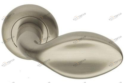 Pasini Ручка из латуни на розетке  3171 