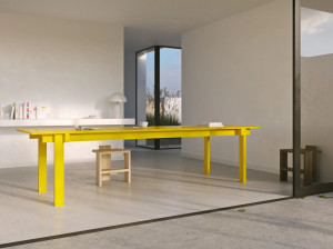 Деревянный прямоугольный стол