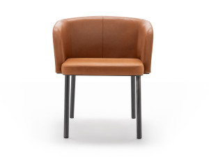 Кожаный стул с подлокотниками