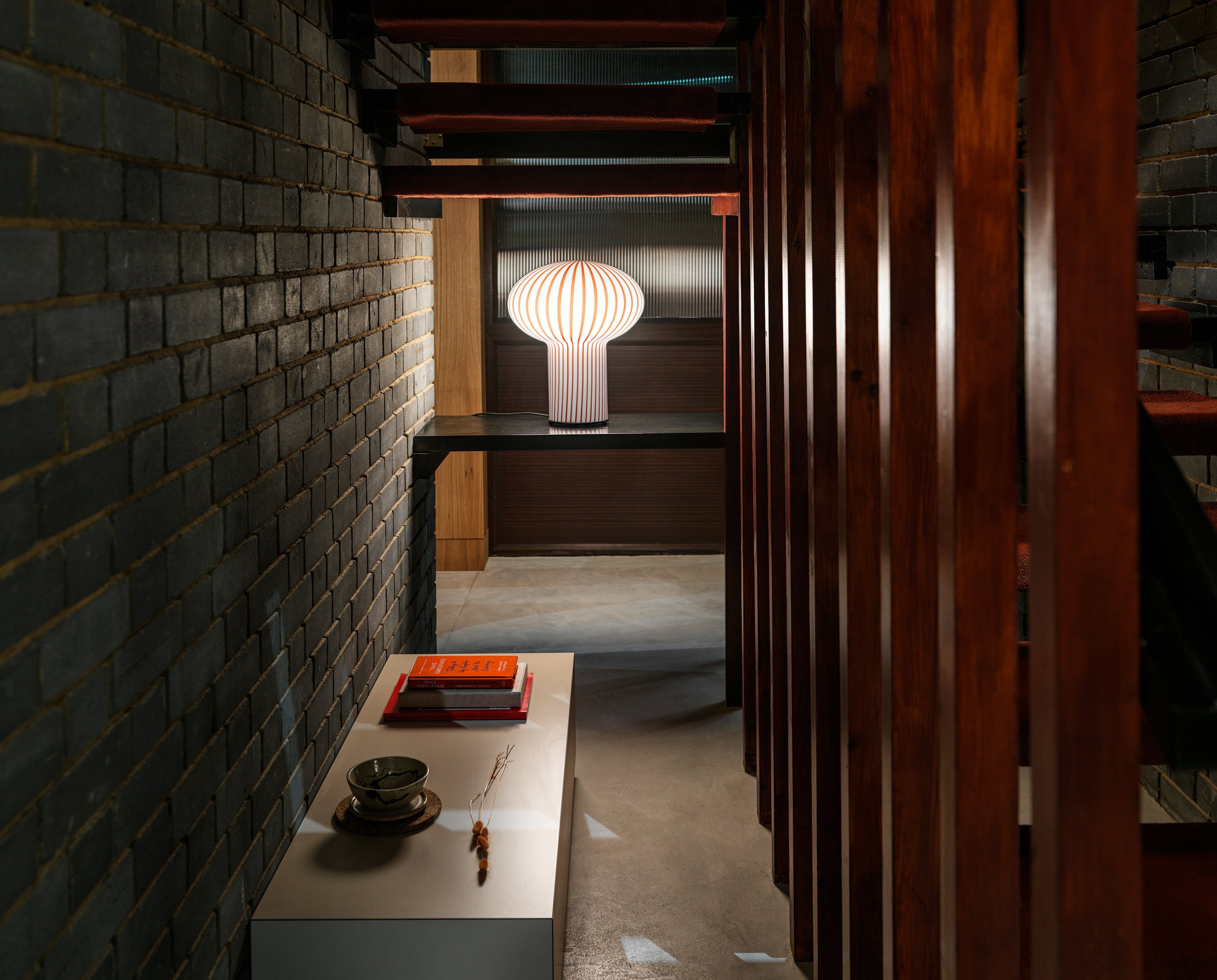 Светодиодная настольная лампа из дутого стекла Established&Sons филигрань ARCH-00120554 - Вид №5