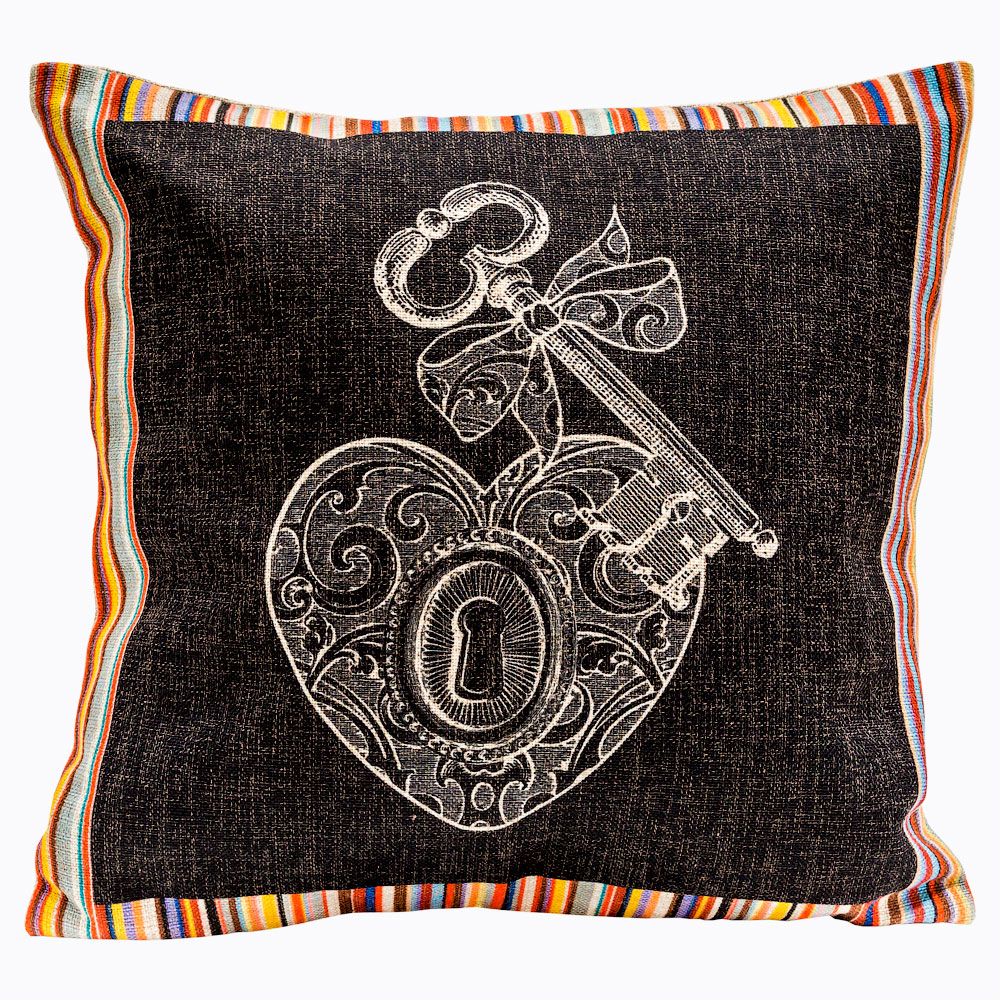 2718924 Декоративная подушка «Ключ к сердцу / Страйп» Object Desire 