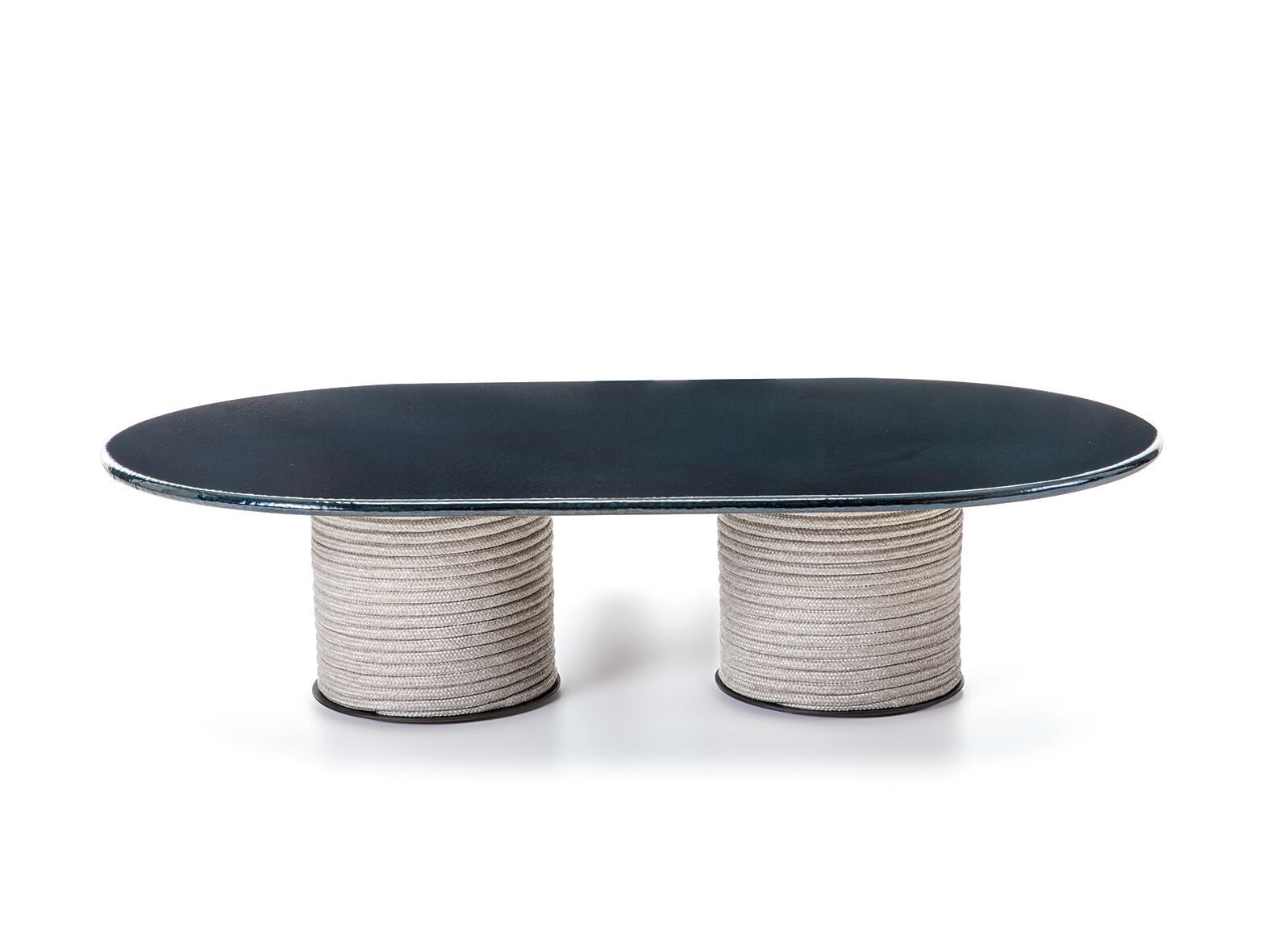 Овальный журнальный столик из эмалированного лавового камня Ethimo патио ARCH-00095664 - Вид №1