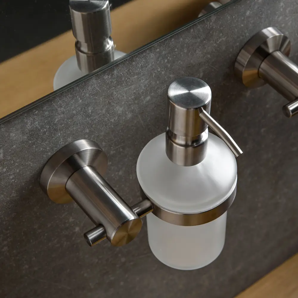 Дозатор подвесной для жидкого мыла Force цвет хром WESS STLM-2160843 - Вид №3