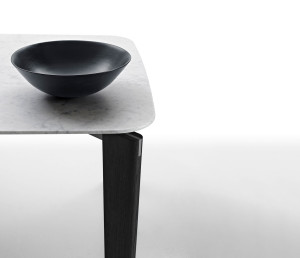 Прямоугольный мраморный стол