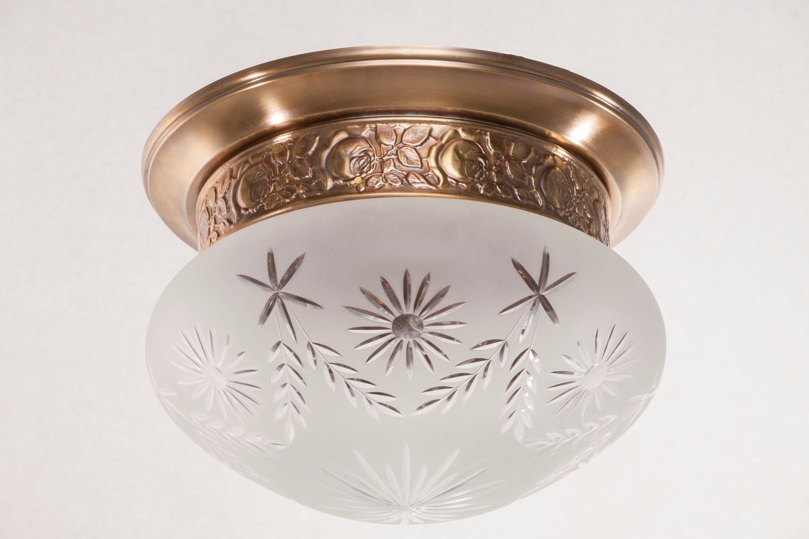 Латунный потолочный светильник Patinas Lighting PECS ARCH-00076160 - Вид №3