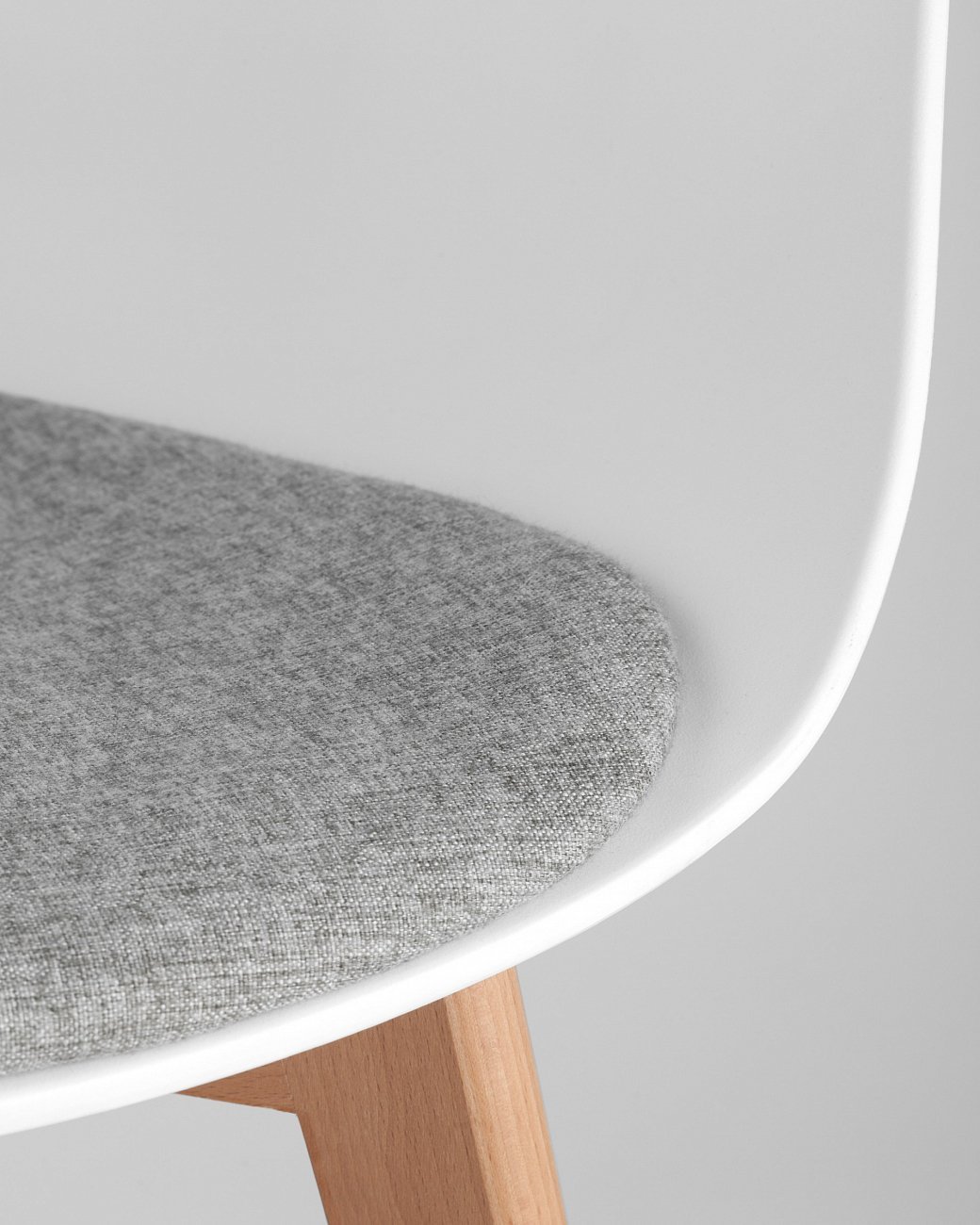 Кресло белое пластиковое с подушкой и деревянными ножками Libra STOOL GROUP ДИЗАЙНЕРСКИЕ 00-3881967 Белый  - Вид №7