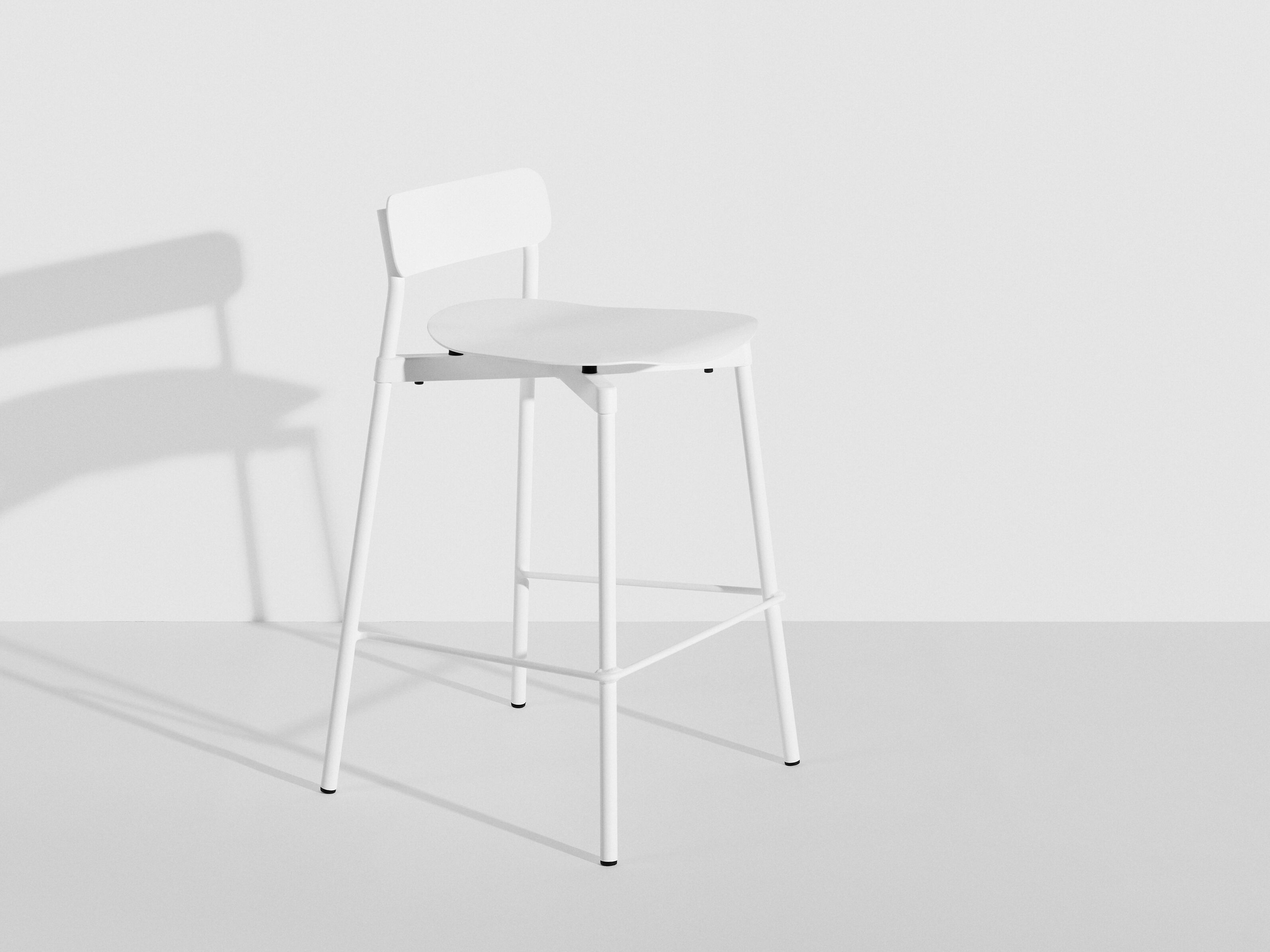 Высокий штабелируемый алюминиевый стул с порошковым покрытием с подставкой для ног Petite Friture Fromme ARCH-00091817 - Вид №2