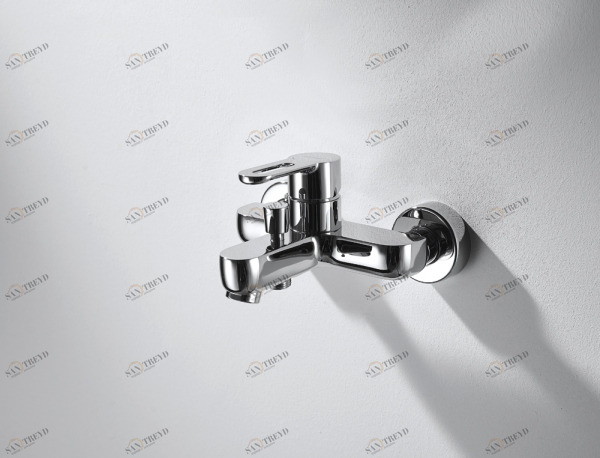 Смеситель для ванны короткий излив с аксессуарами STREAM-D F637163C-B bravat