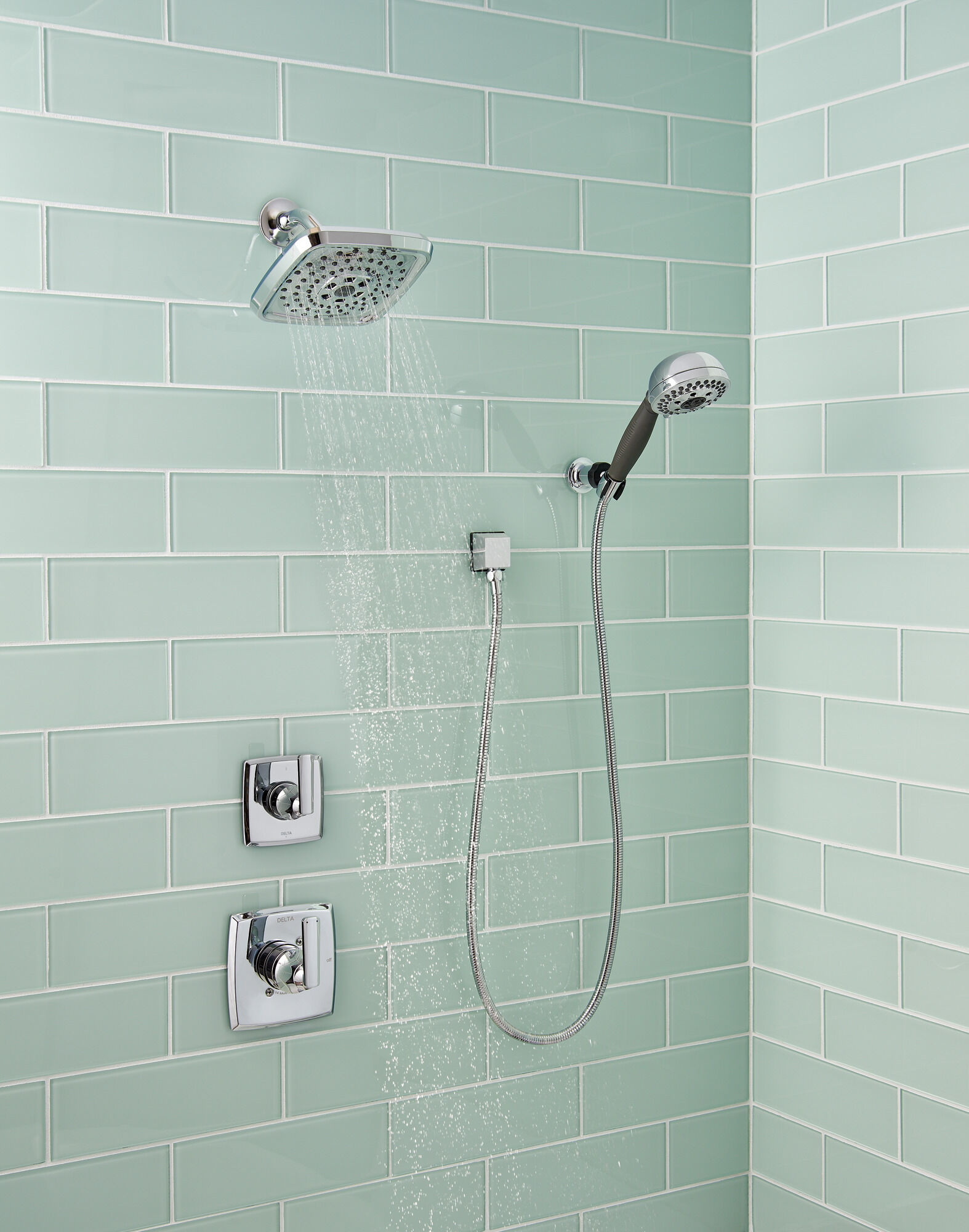 T11864-BL 3-позиционная регулировка 2-портового дивертора Delta Faucet Ashlyn Матовый черный  - Вид №1