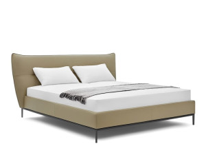 Двуспальная кровать с мягким изголовьем