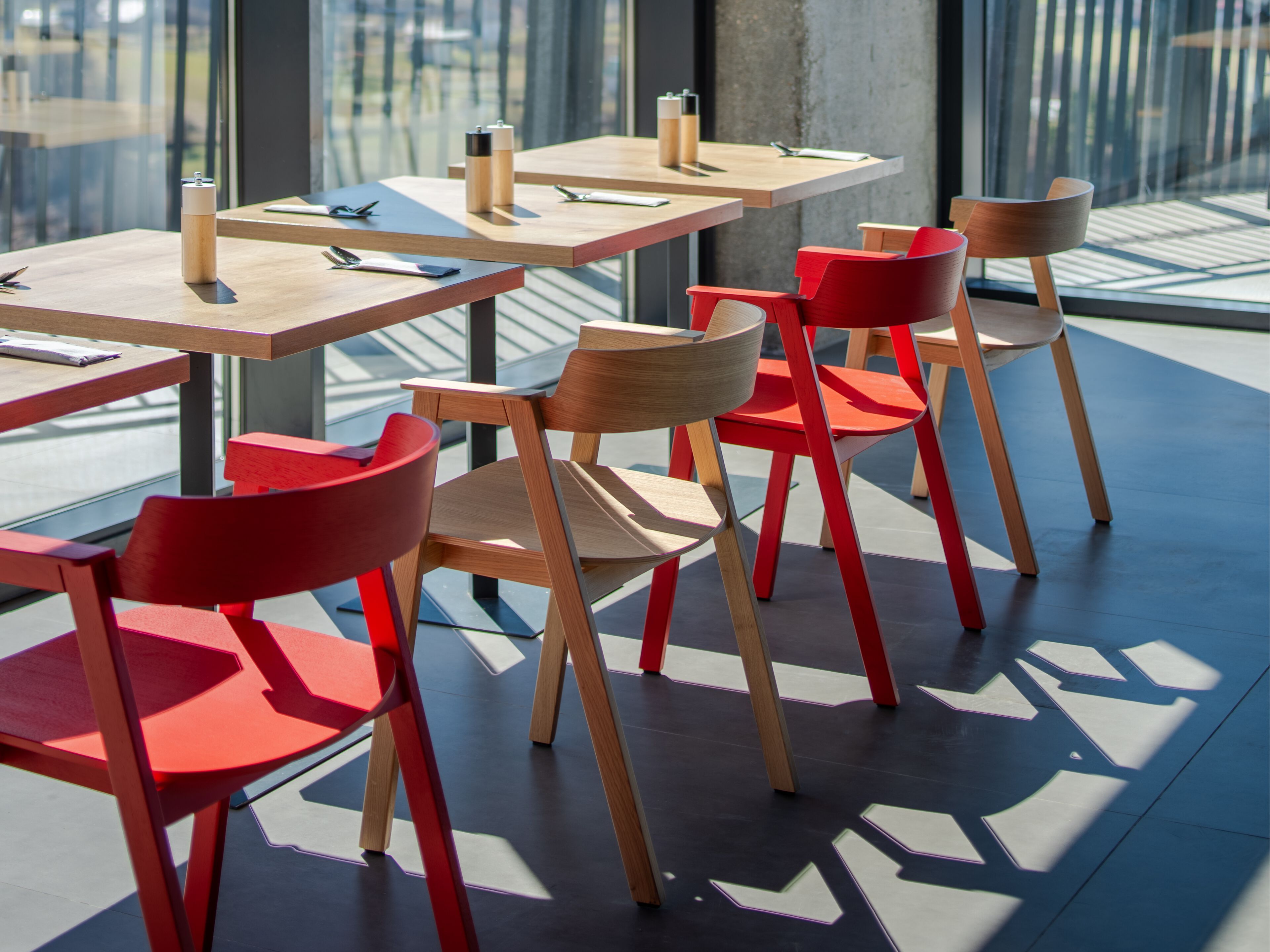 Дубовый стул с подлокотниками Gazzda FLIP ARCH-00129100 - Вид №3