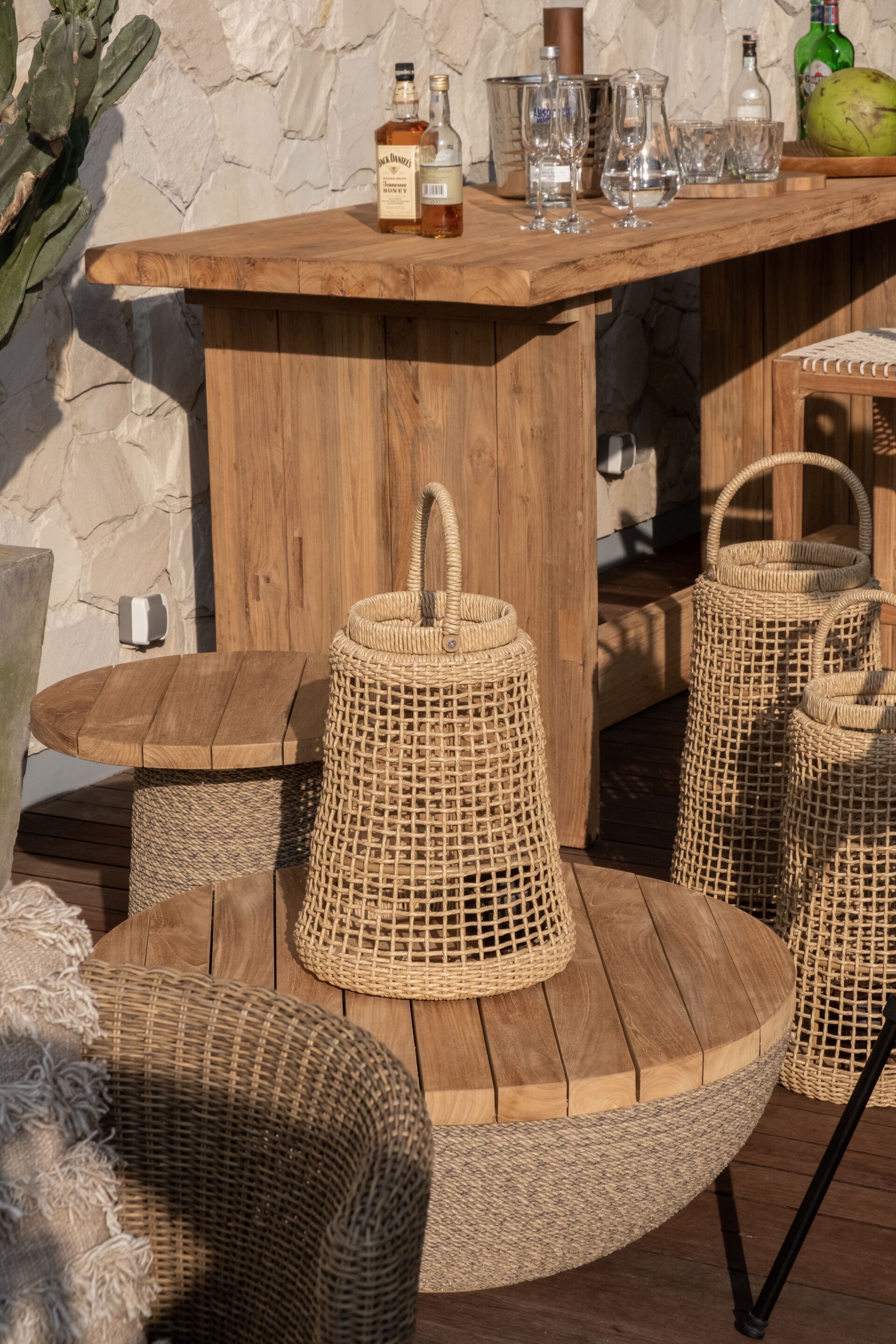 Высокий садовый столик из массива дерева cbdesign Navy ARCH-00100667