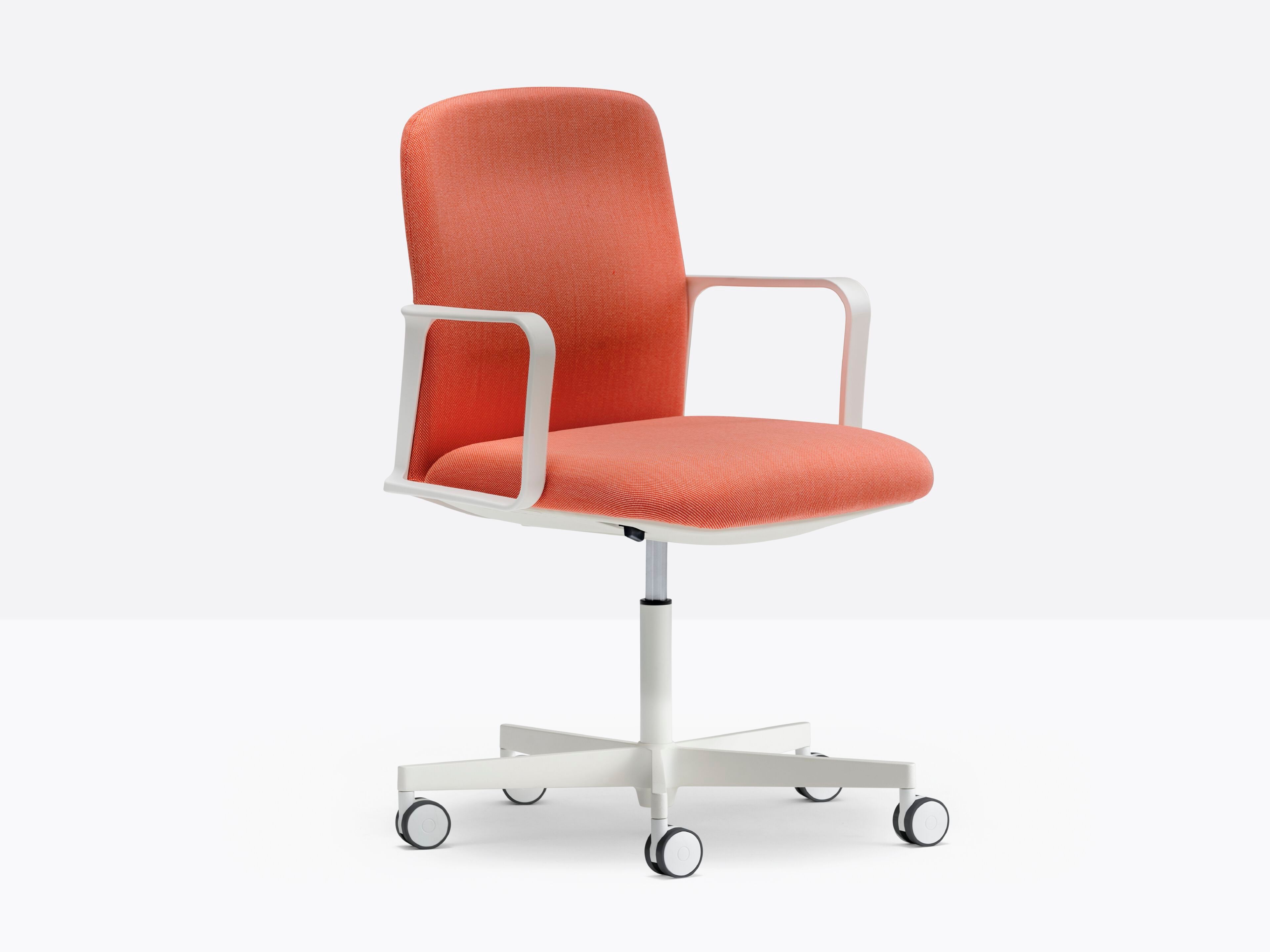 Тканевый регулируемый по высоте рабочий офисный стул с колесами Pedrali Temps ARCH-00048913 - Вид №2