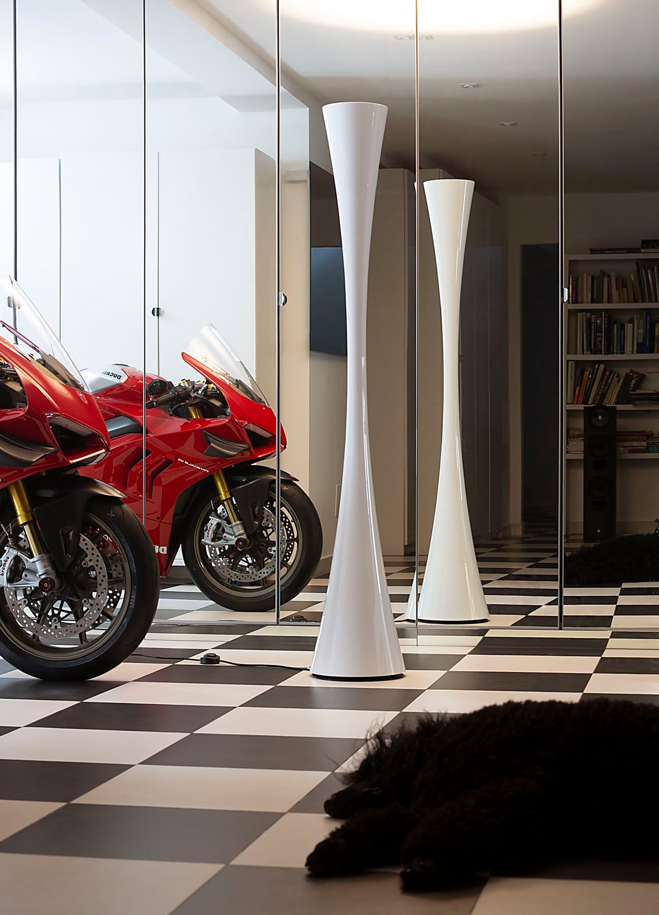 Светодиодная напольная лампа из смолы Martinelli Luce BICONICA ARCH-00023698 - Вид №7