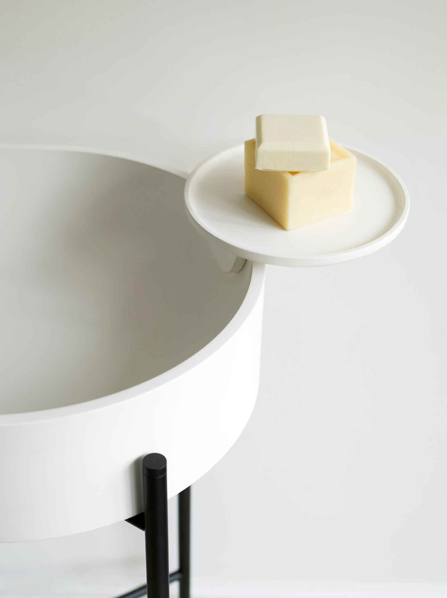 Круглая консольная раковина Livingtec® Ex.T стенд ARCH-00021181 - Вид №7