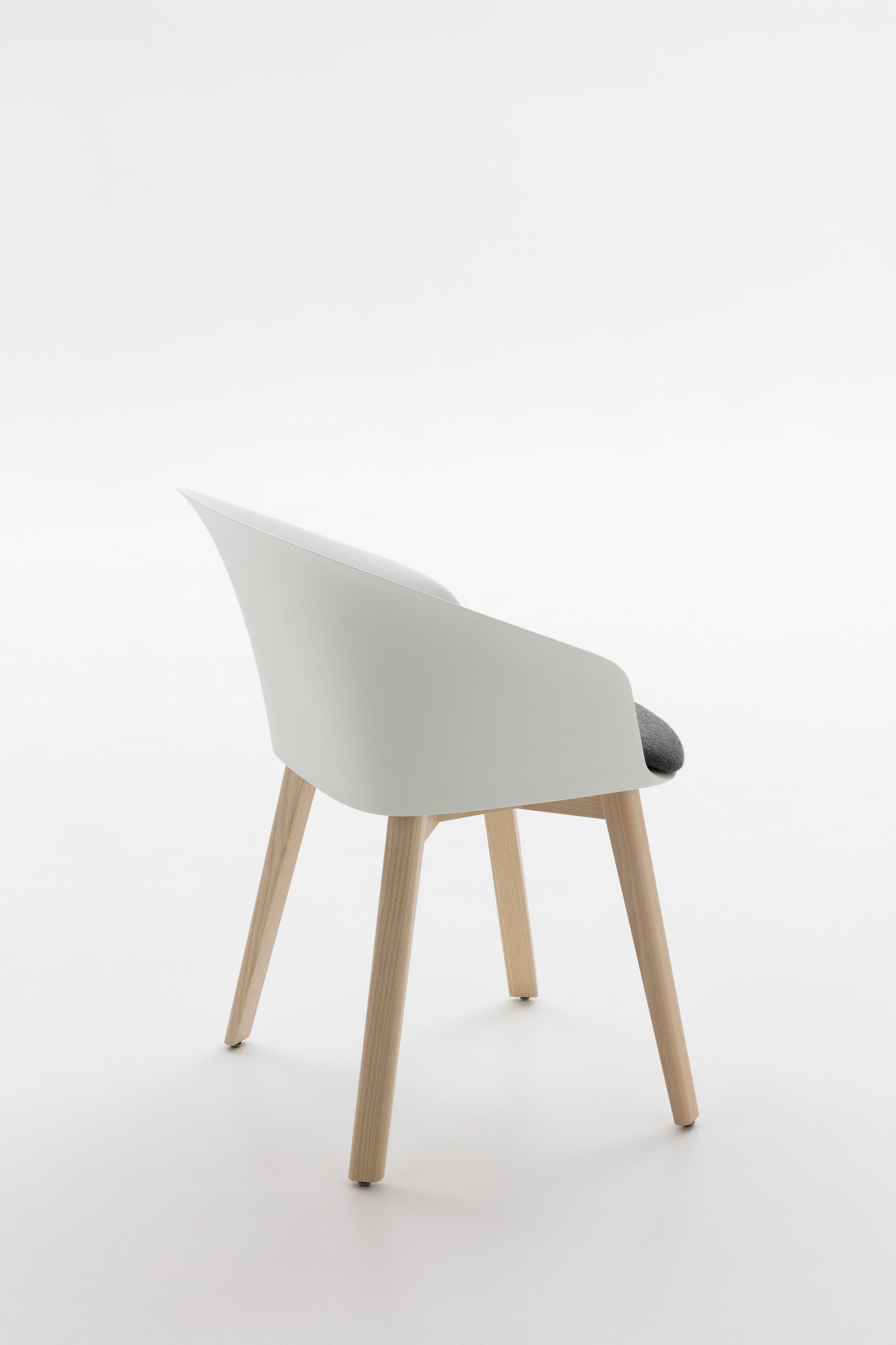 Стул из полипропилена с мягким сиденьем Crassevig Finna ARCH-00114945 - Вид №2