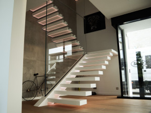 Консольная лестница Corian® со светодиодами