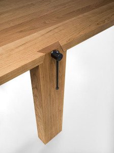 Прямоугольный стол из массива дерева