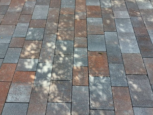 Твердый самоблокирующийся бетон