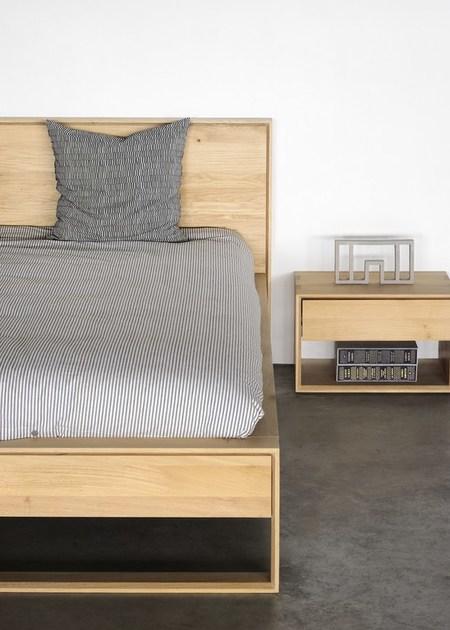 Ethnicraft Прикроватная тумбочка из массива дерева с ящиками Oak nordic 51175 - Вид №3