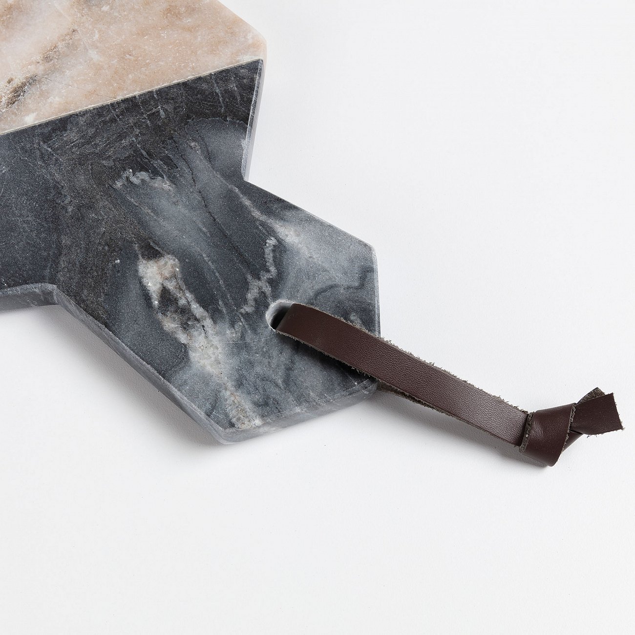 Доска разделочная мраморная белая с розовым Bergman 6 от La Forma LA FORMA BERGMAN 00-3865331 Бежевый;серый  - Вид №1