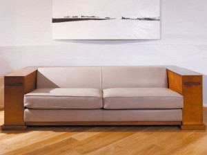 Кожаный диван с журнальной стойкой