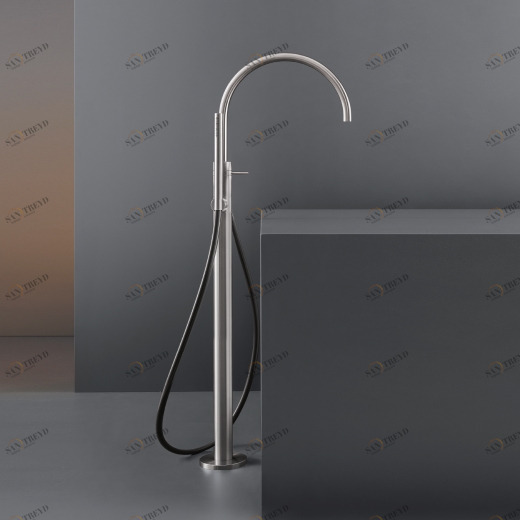 Свободно стоящий прогрессивный смеситель для ванны H. 980 мм с поворотным носиком и <SPAN /> цилиндрические ручной душ диаметр 18 мм  GRA24 CEADESIGN 