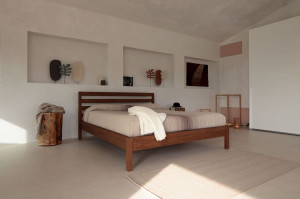 Дубовая двуспальная кровать