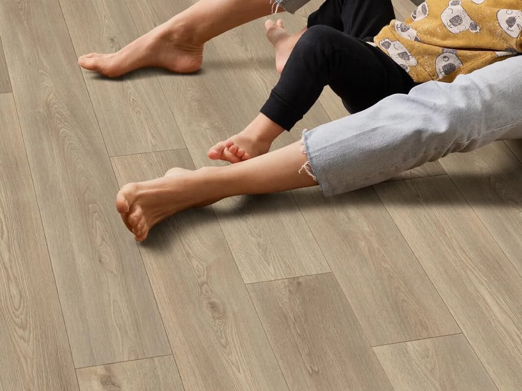 Нескользящий виниловый пол с эффектом дерева BEAUFLOR Ultratex ARCH-00078805