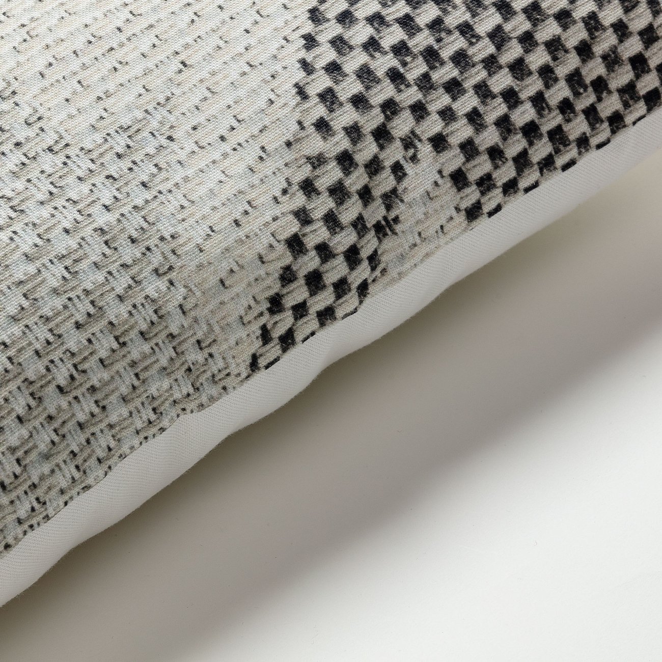 Чехол на подушку Haxton 45x45 серый от La Forma LA FORMA ОРНАМЕНТ 299174 Серый  - Вид №1