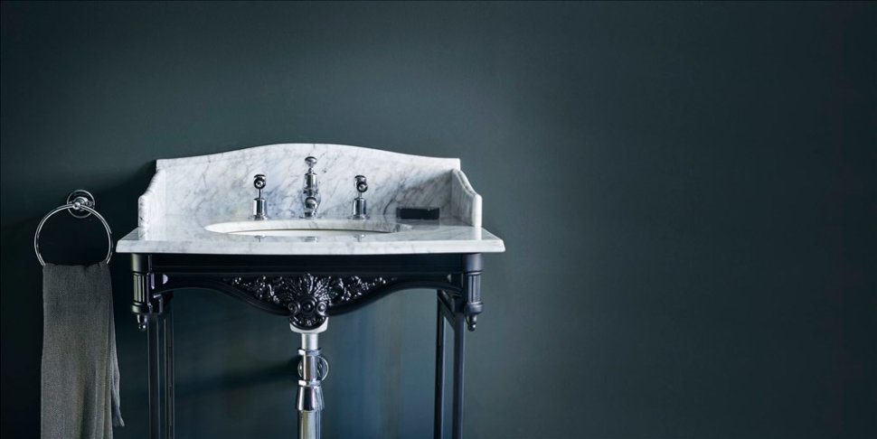 Мраморная столешница на 1,2 или 3 отверстия, с подстольем из черного алюминия  Burlington G1 1TH, T48 BLA, G11 65см х 57,5см  - Вид №6